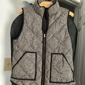 J..Crew black cream houndstooth vest, size medium